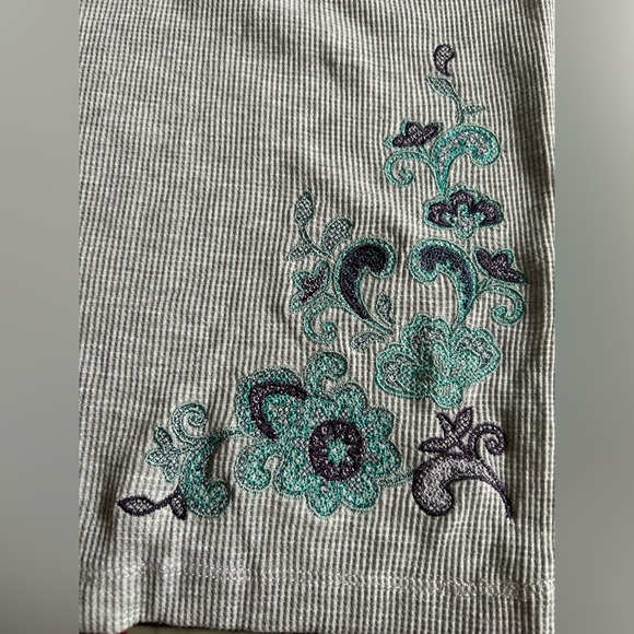 Woman Within - Picture 5 of 5